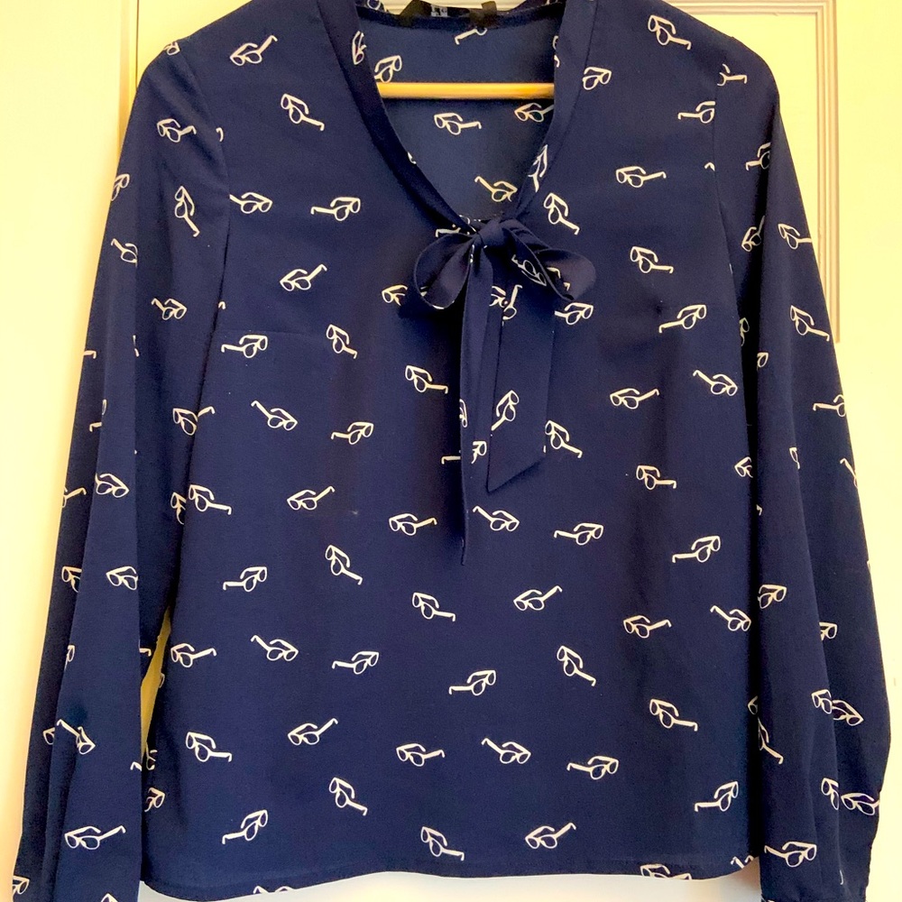 Adorable eyeglasses blouse